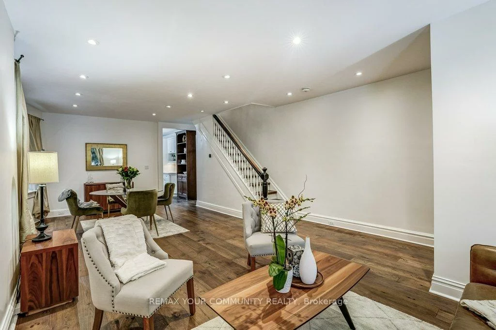 11 1/2, Sparkhall, North Riverdale, Toronto