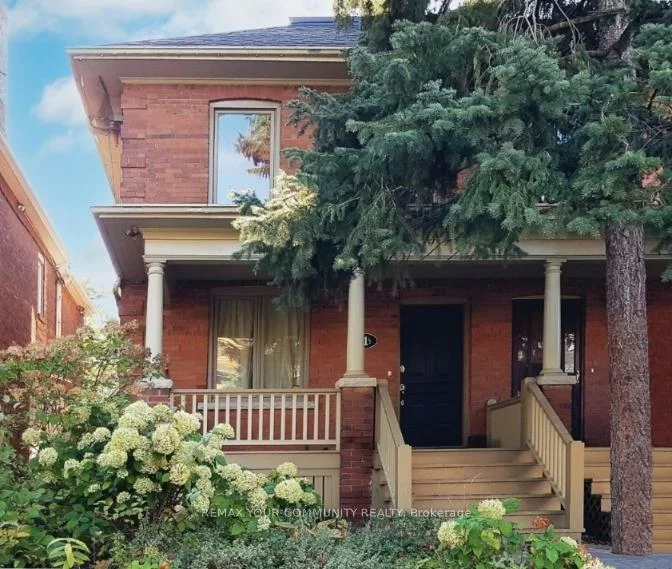 11 1/2, Sparkhall, North Riverdale, Toronto