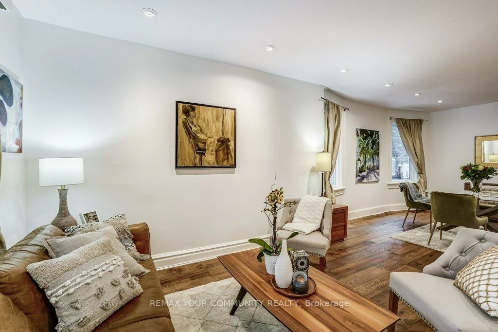 11 1/2, Sparkhall, North Riverdale, Toronto