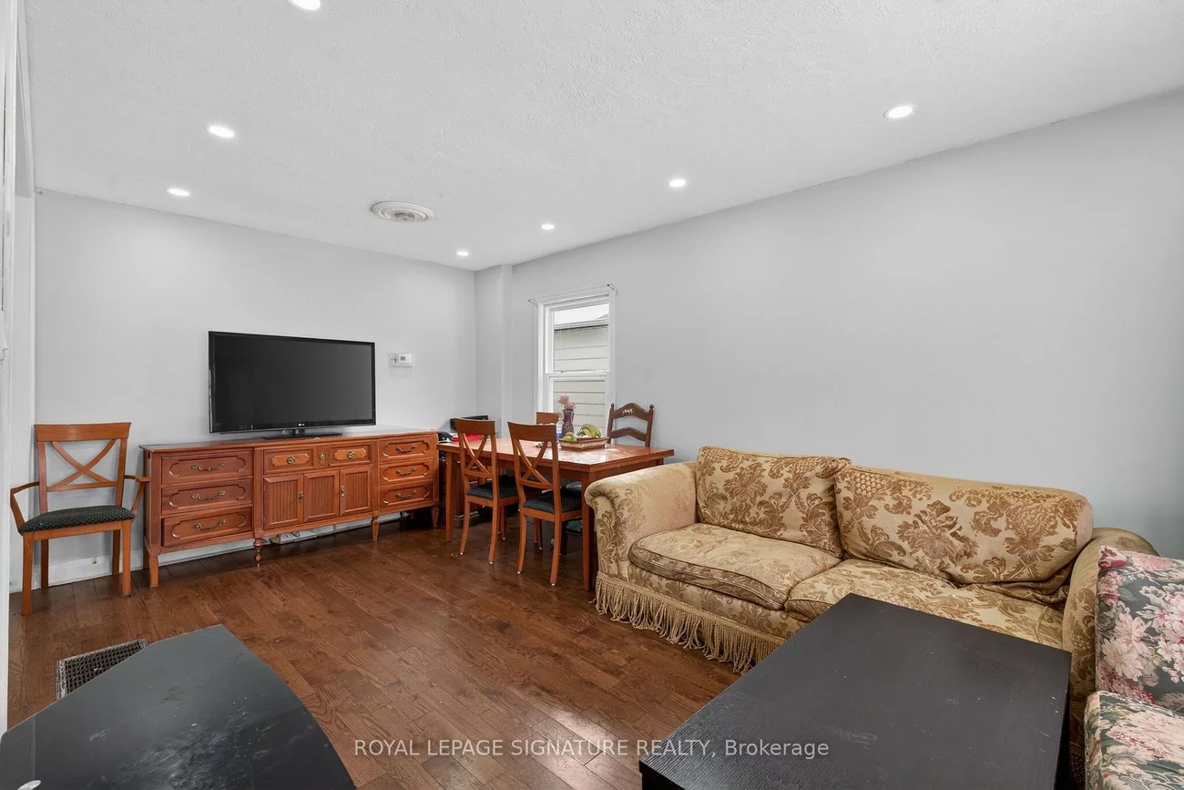 39, Rhydwen, Birchcliffe-Cliffside, Toronto