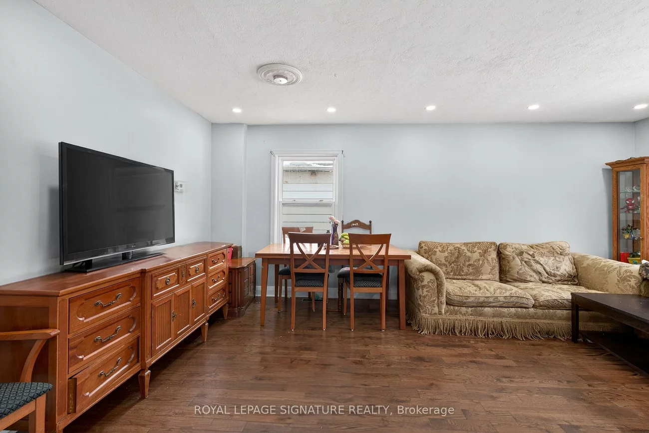 39, Rhydwen, Birchcliffe-Cliffside, Toronto