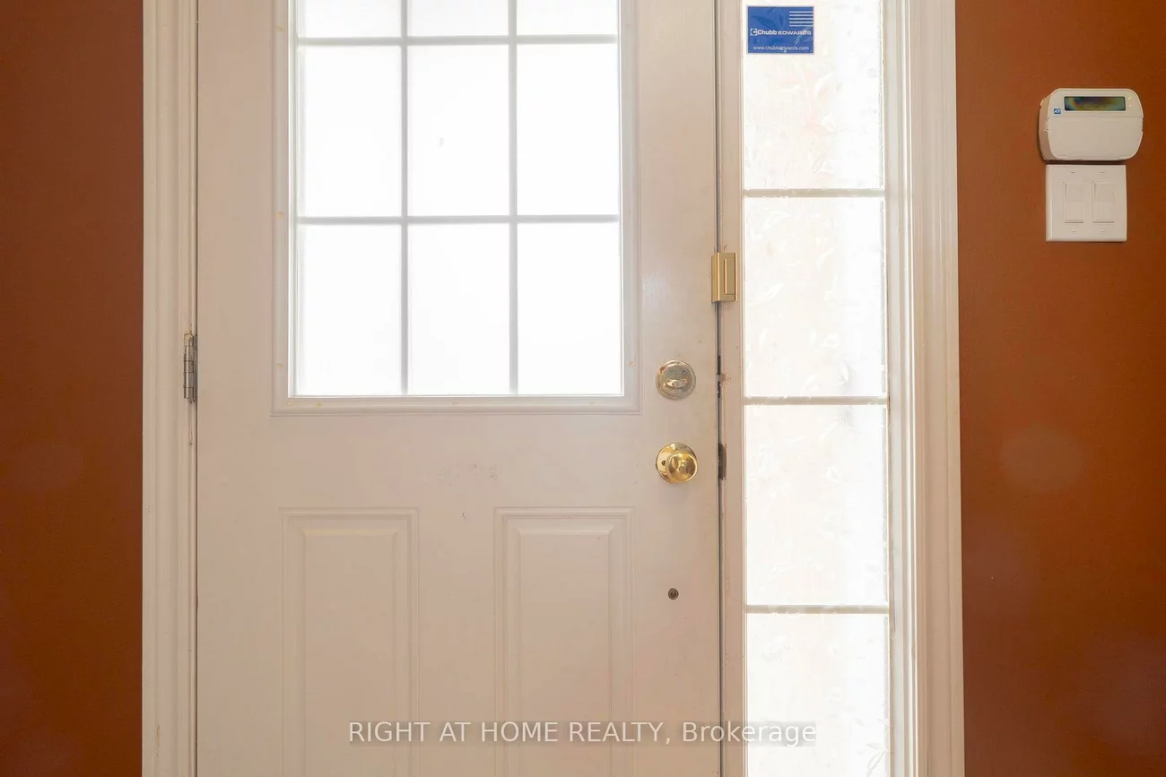 23, Ignatius, West Hill, Toronto