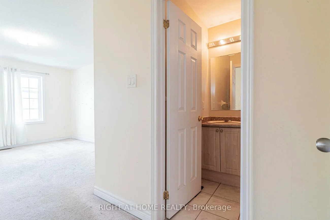 23, Ignatius, West Hill, Toronto