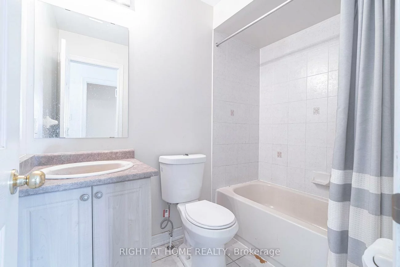 23, Ignatius, West Hill, Toronto