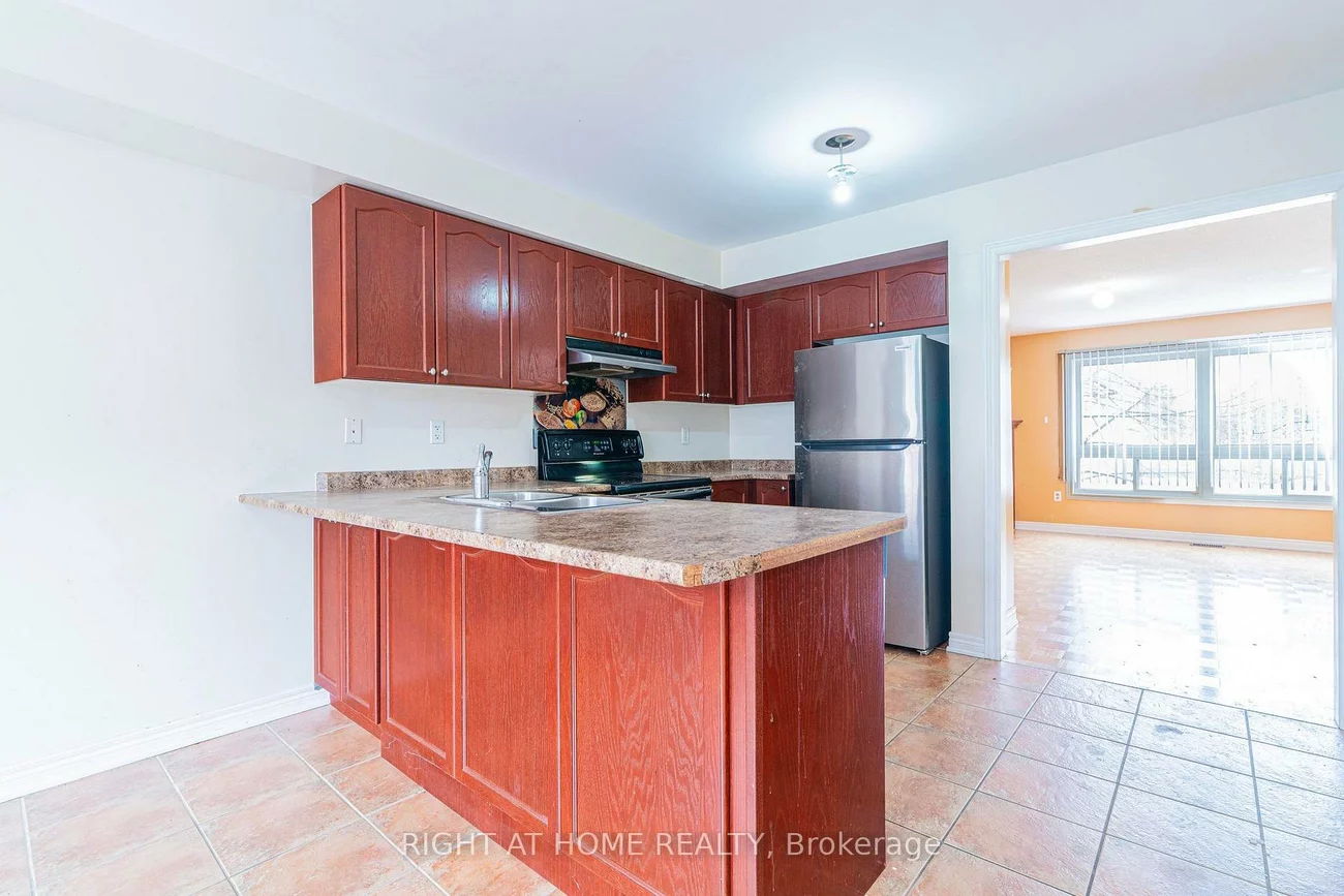 23, Ignatius, West Hill, Toronto