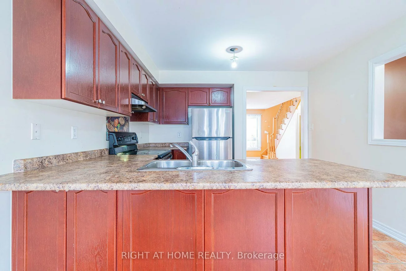 23, Ignatius, West Hill, Toronto