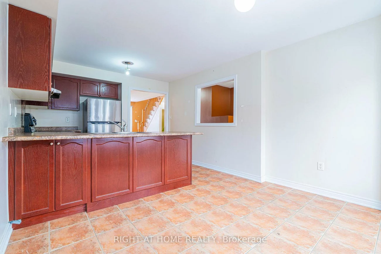 23, Ignatius, West Hill, Toronto