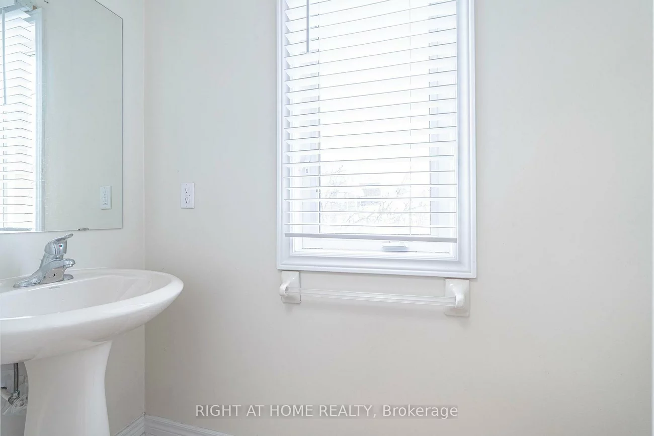 23, Ignatius, West Hill, Toronto