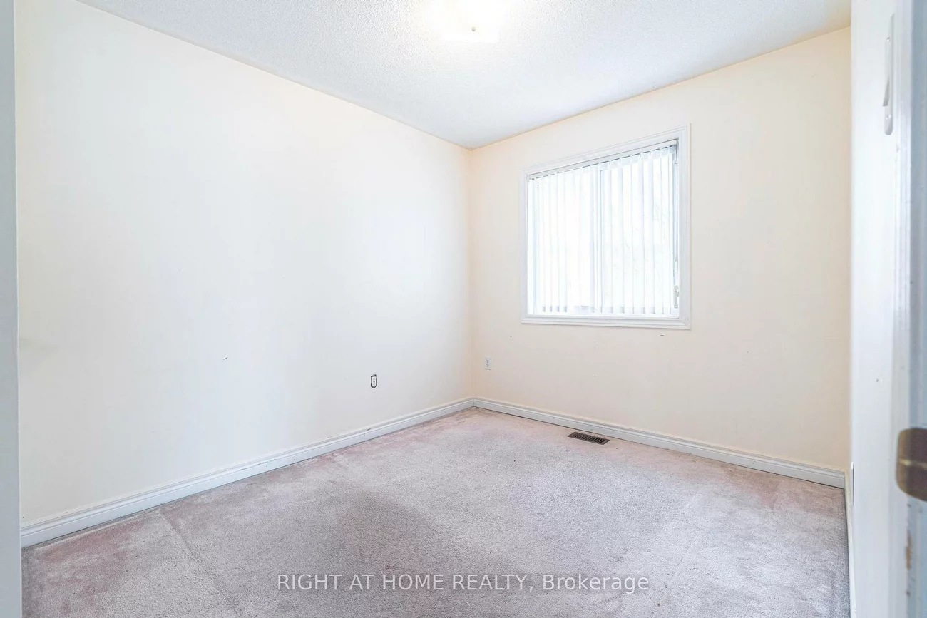 23, Ignatius, West Hill, Toronto