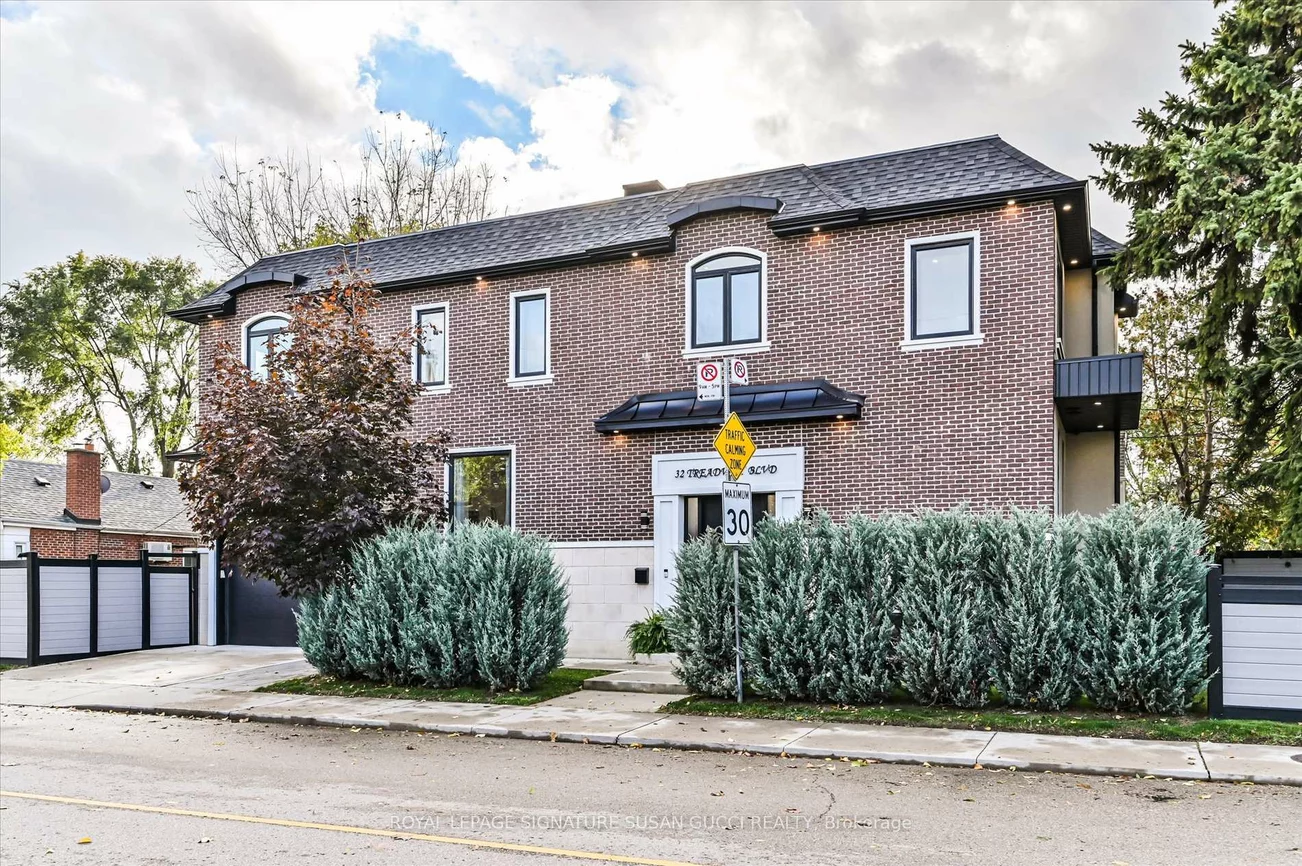 32, Treadway, East York, Toronto