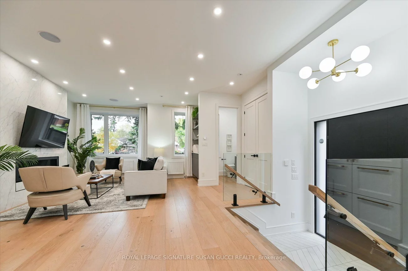 32, Treadway, East York, Toronto