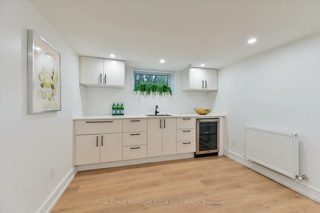 32, Treadway, East York, Toronto