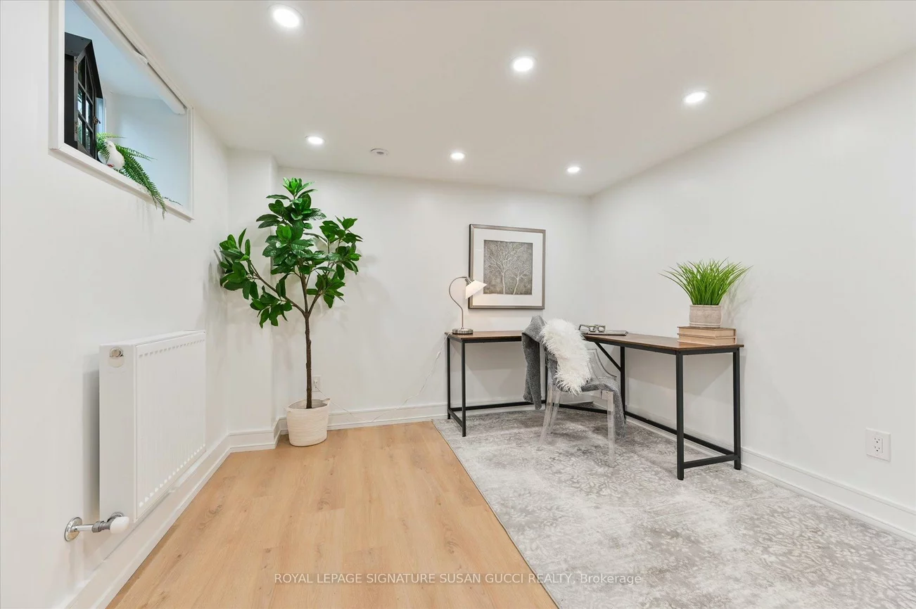 32, Treadway, East York, Toronto