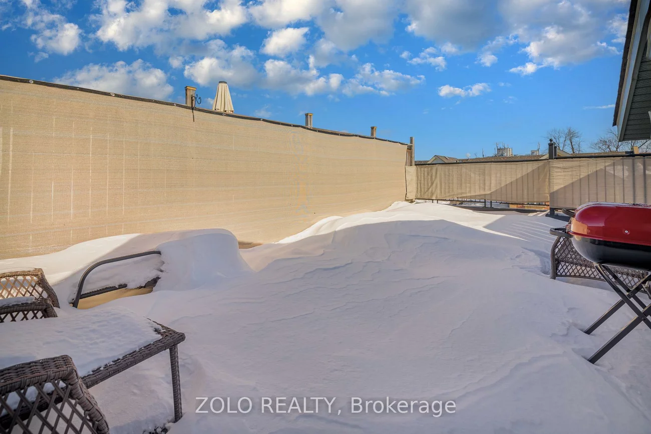 1166, CRAVEN, Greenwood-Coxwell, Toronto