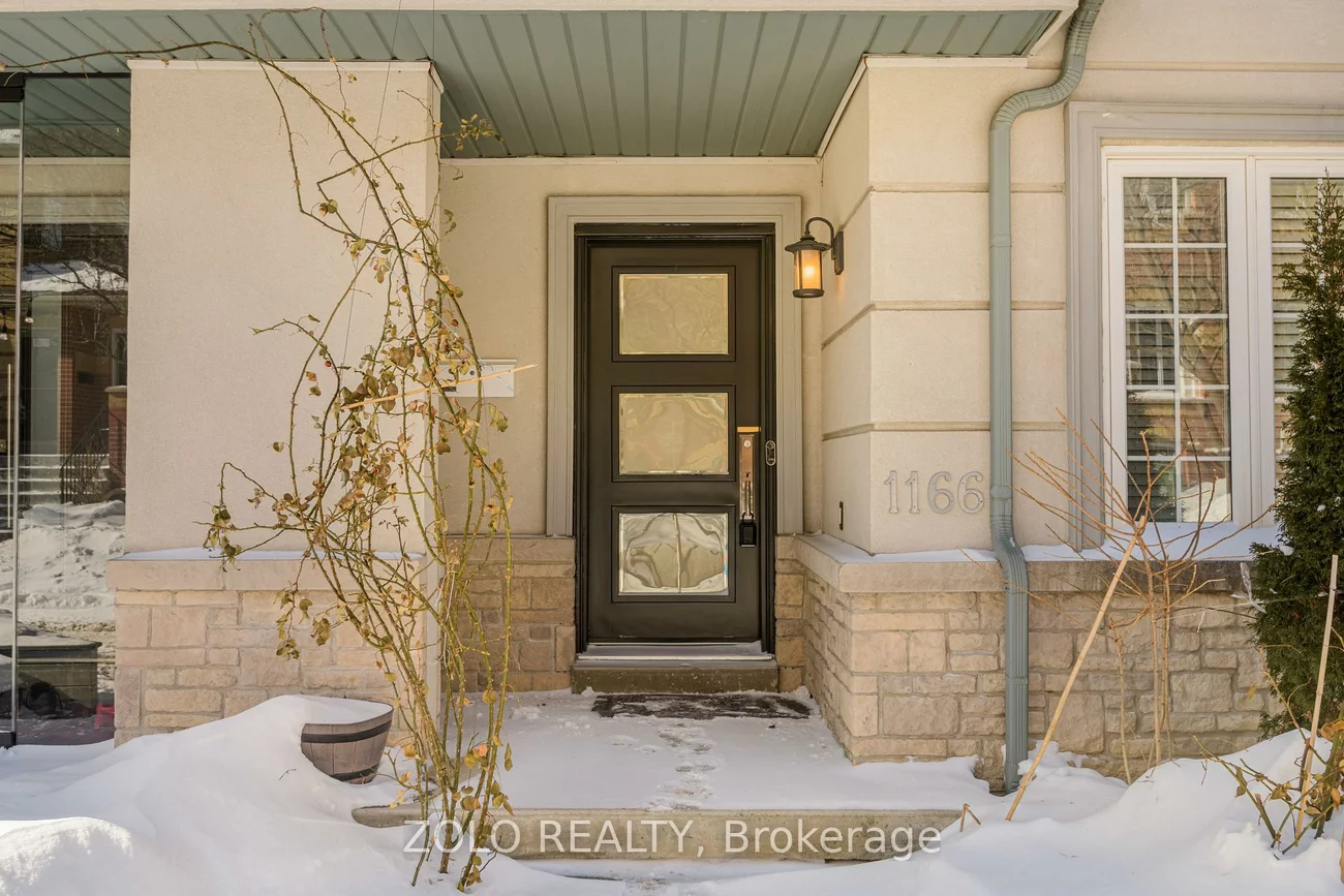 1166, CRAVEN, Greenwood-Coxwell, Toronto