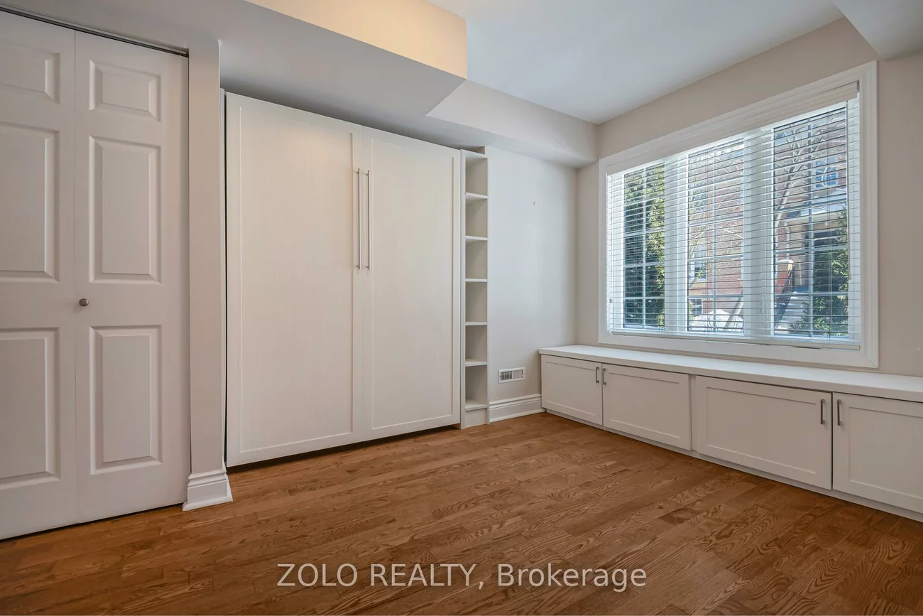 1166, CRAVEN, Greenwood-Coxwell, Toronto