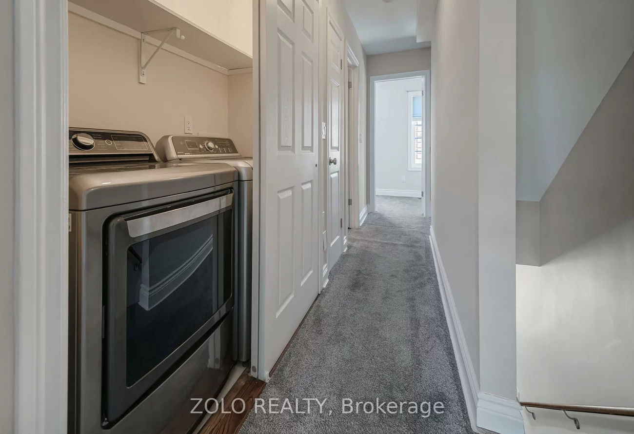 1166, CRAVEN, Greenwood-Coxwell, Toronto