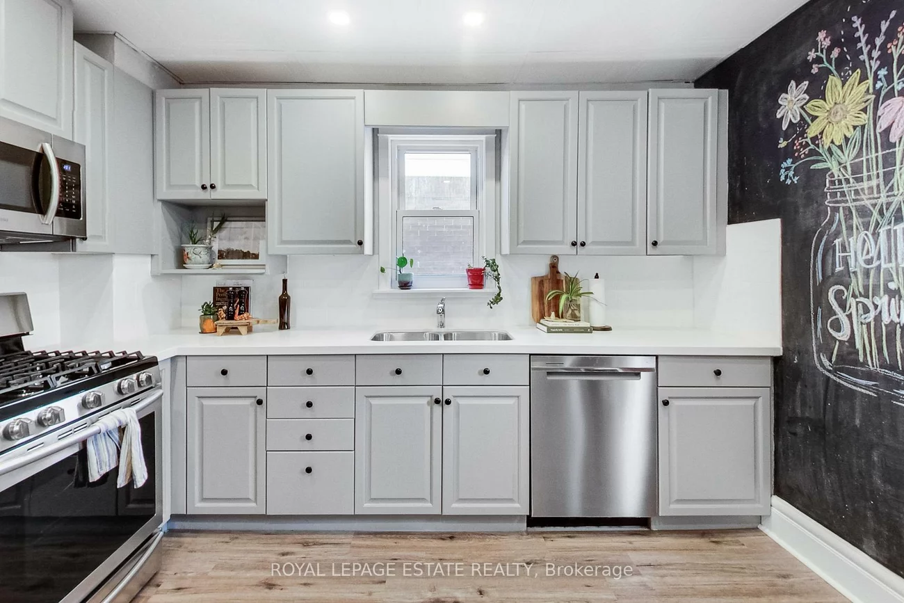 204, Queensdale, Danforth Village-East York, Toronto