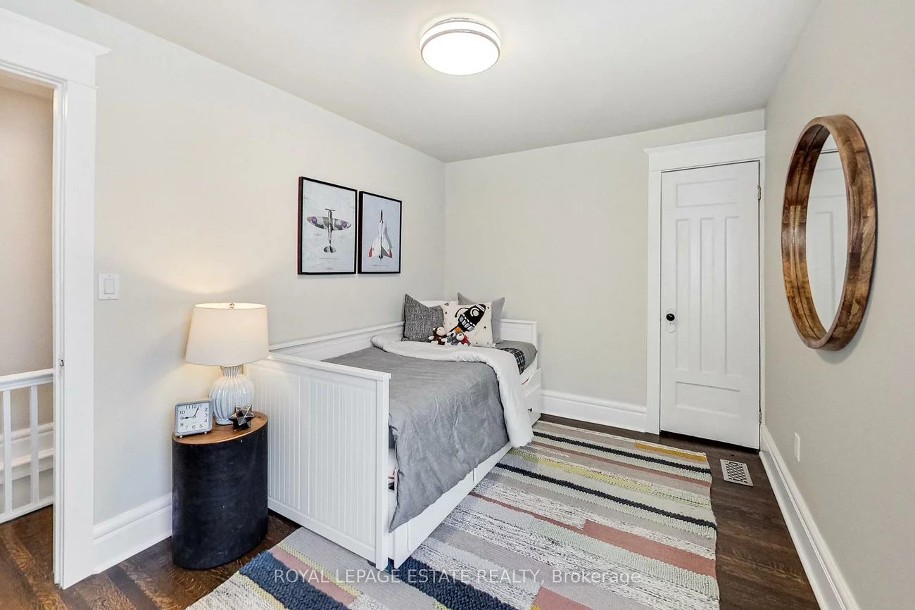 204, Queensdale, Danforth Village-East York, Toronto