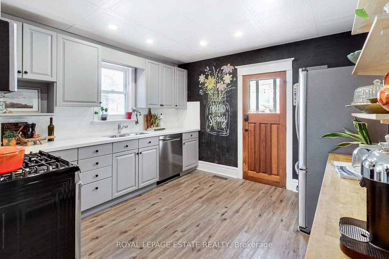 204, Queensdale, Danforth Village-East York, Toronto