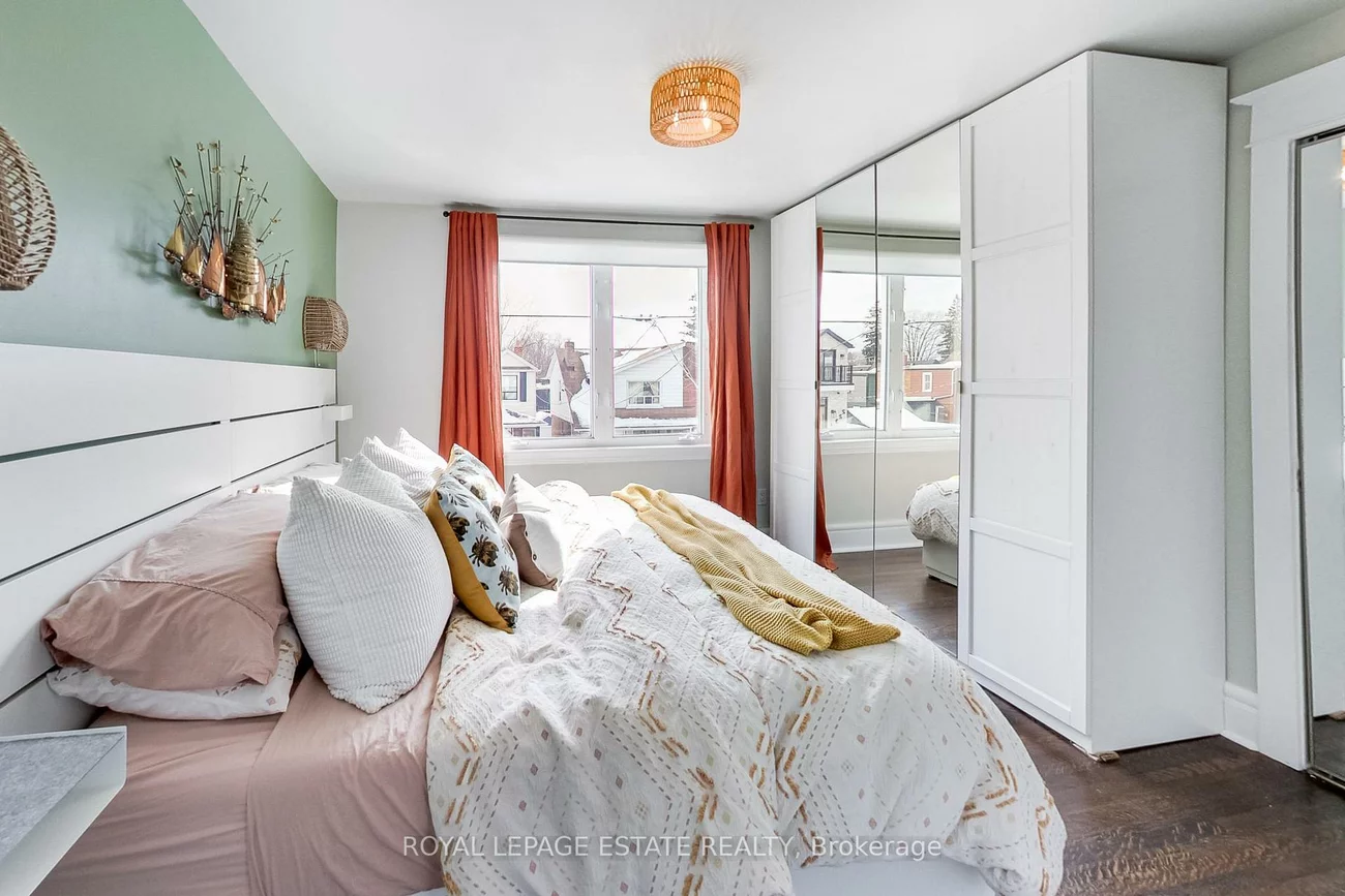 204, Queensdale, Danforth Village-East York, Toronto