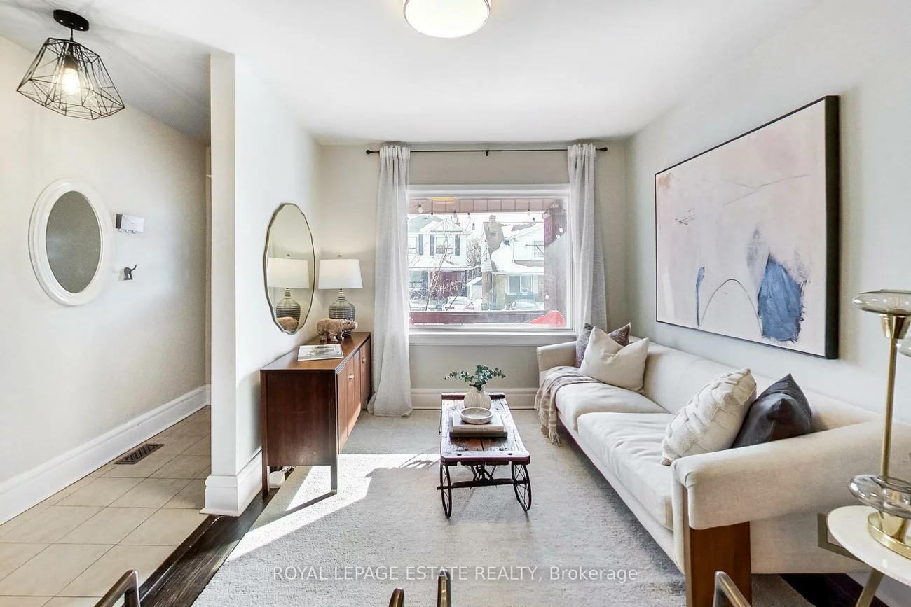 204, Queensdale, Danforth Village-East York, Toronto