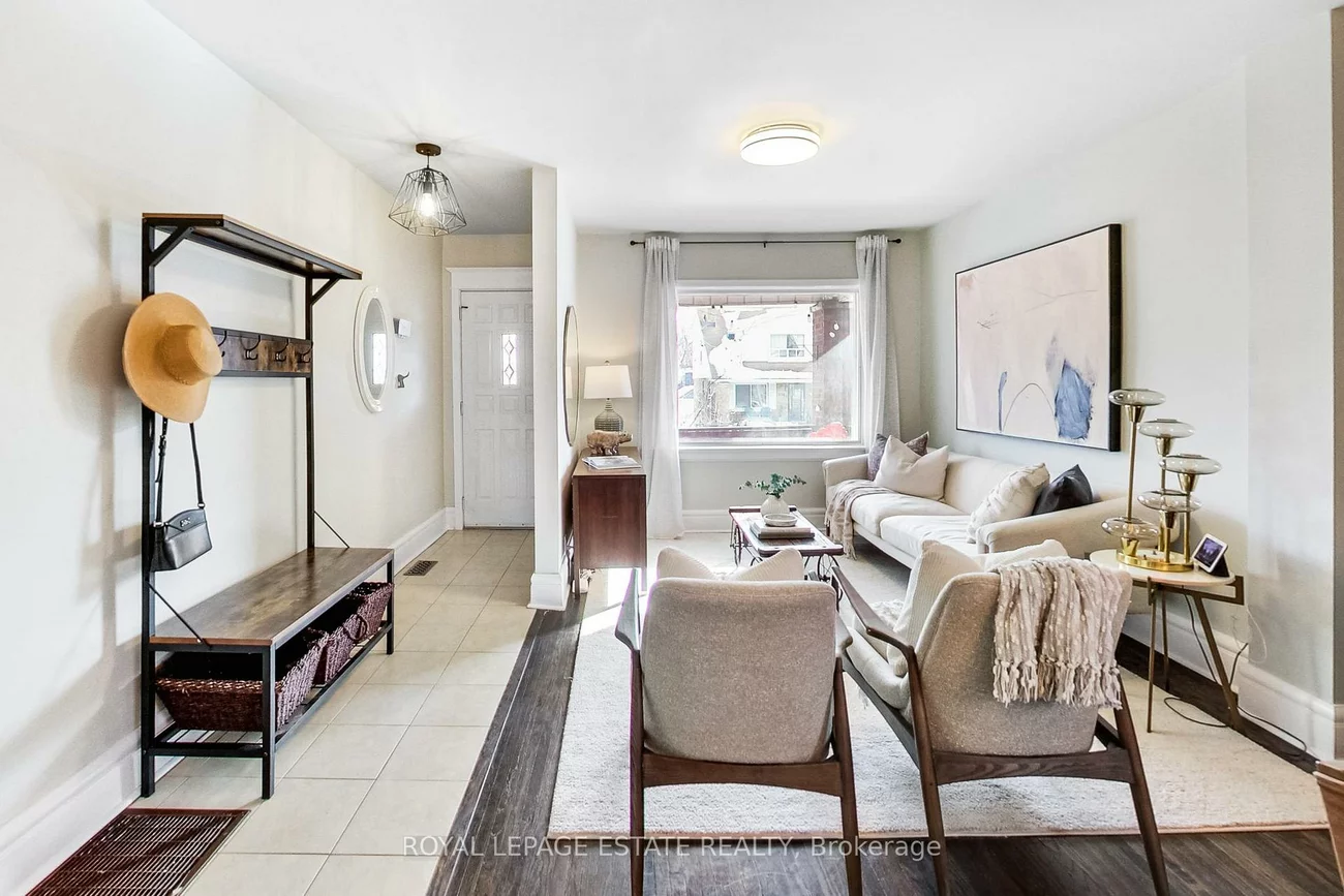 204, Queensdale, Danforth Village-East York, Toronto