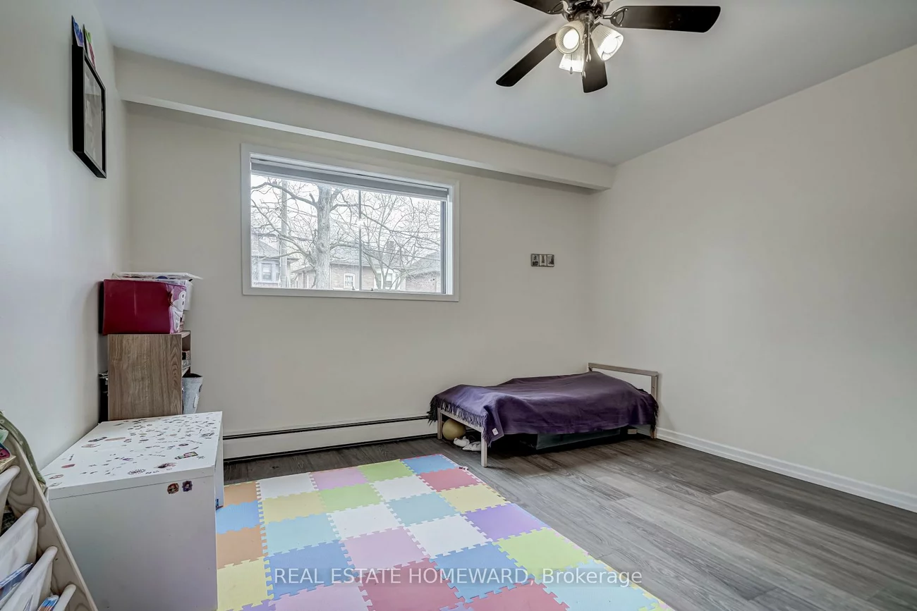 176/178, Balsam, The Beaches, Toronto