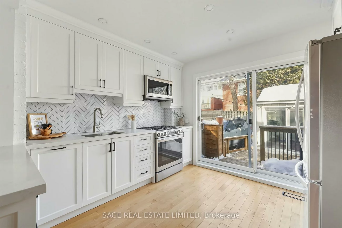 107, Hiltz, South Riverdale, Toronto