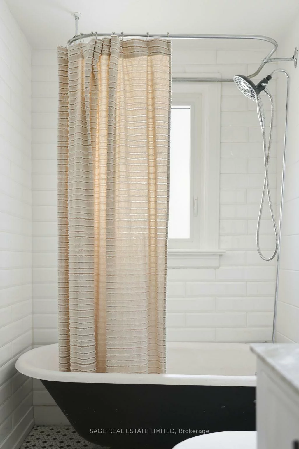 107, Hiltz, South Riverdale, Toronto