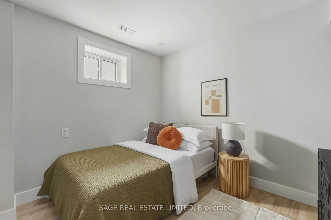 107, Hiltz, South Riverdale, Toronto