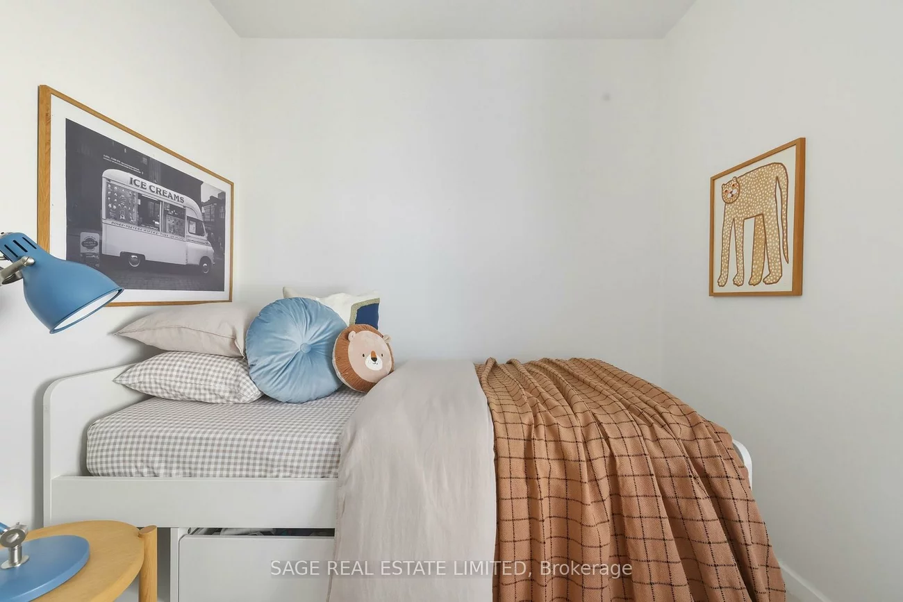 107, Hiltz, South Riverdale, Toronto