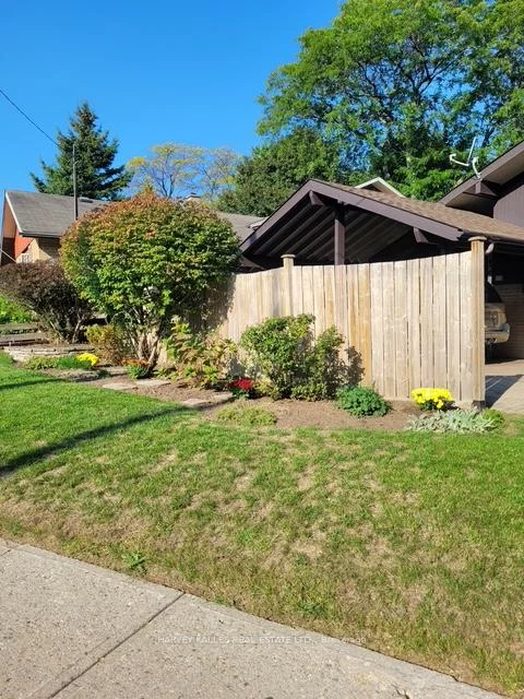 12, Ladysbridge, Morningside, Toronto