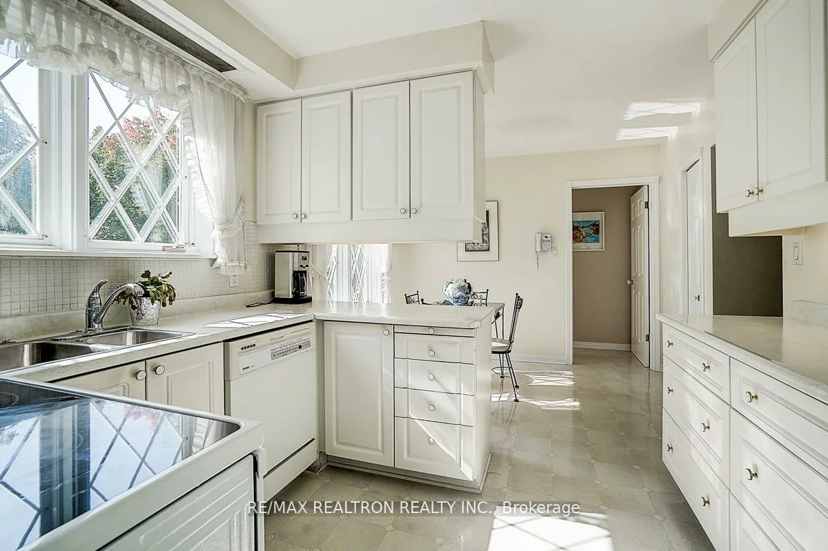 9, Eastlea, L'Amoreaux, Toronto