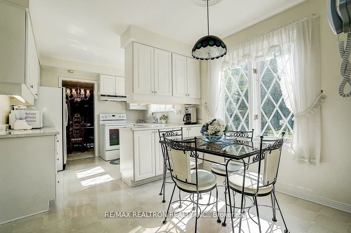 9, Eastlea, L'Amoreaux, Toronto