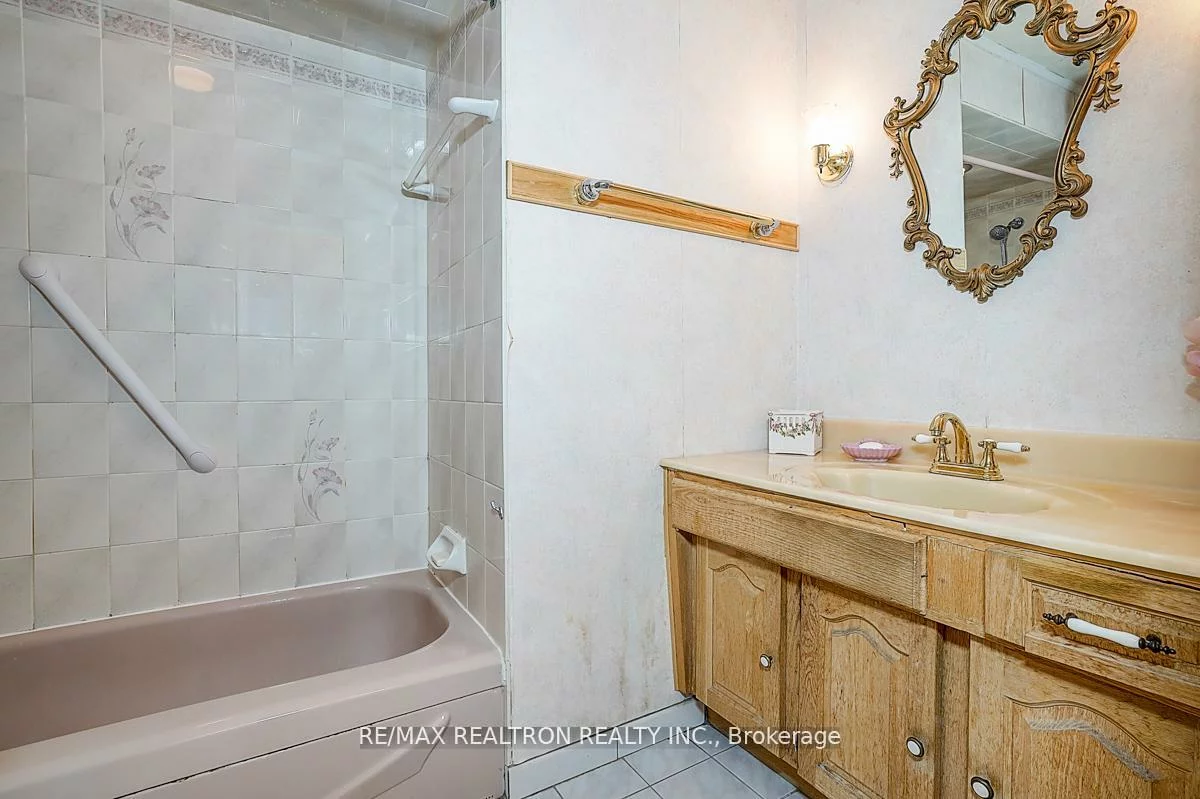 9, Eastlea, L'Amoreaux, Toronto