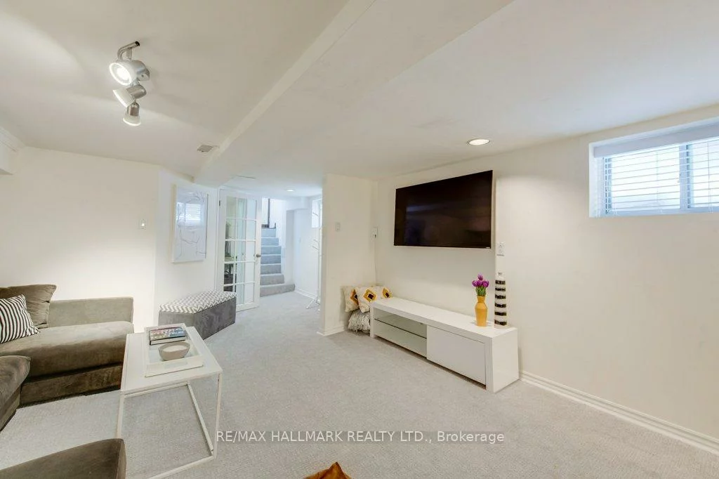 130, Bingham, East End-Danforth, Toronto