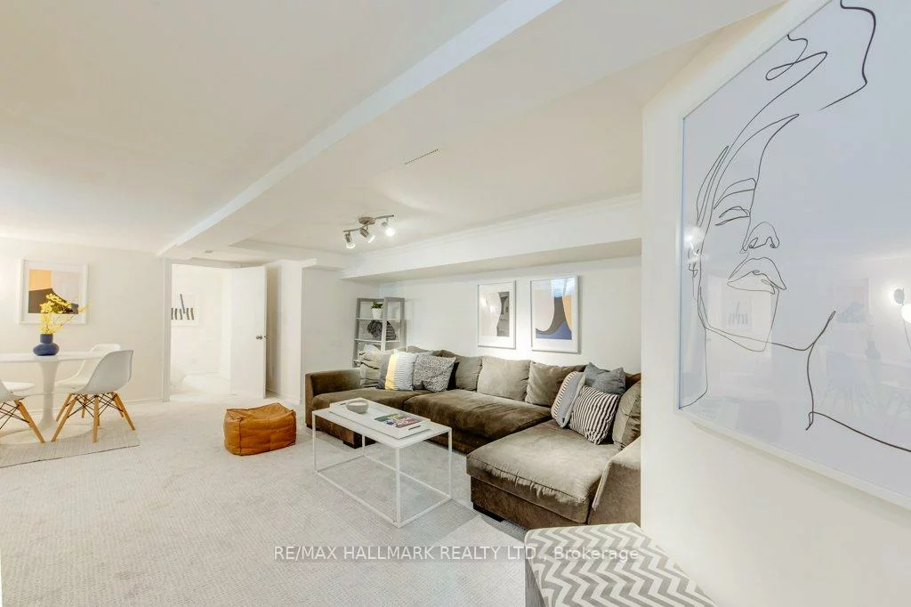 130, Bingham, East End-Danforth, Toronto