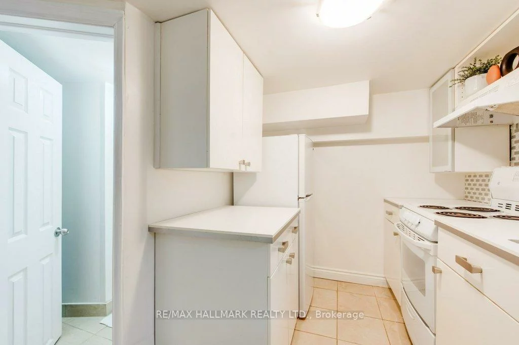 130, Bingham, East End-Danforth, Toronto