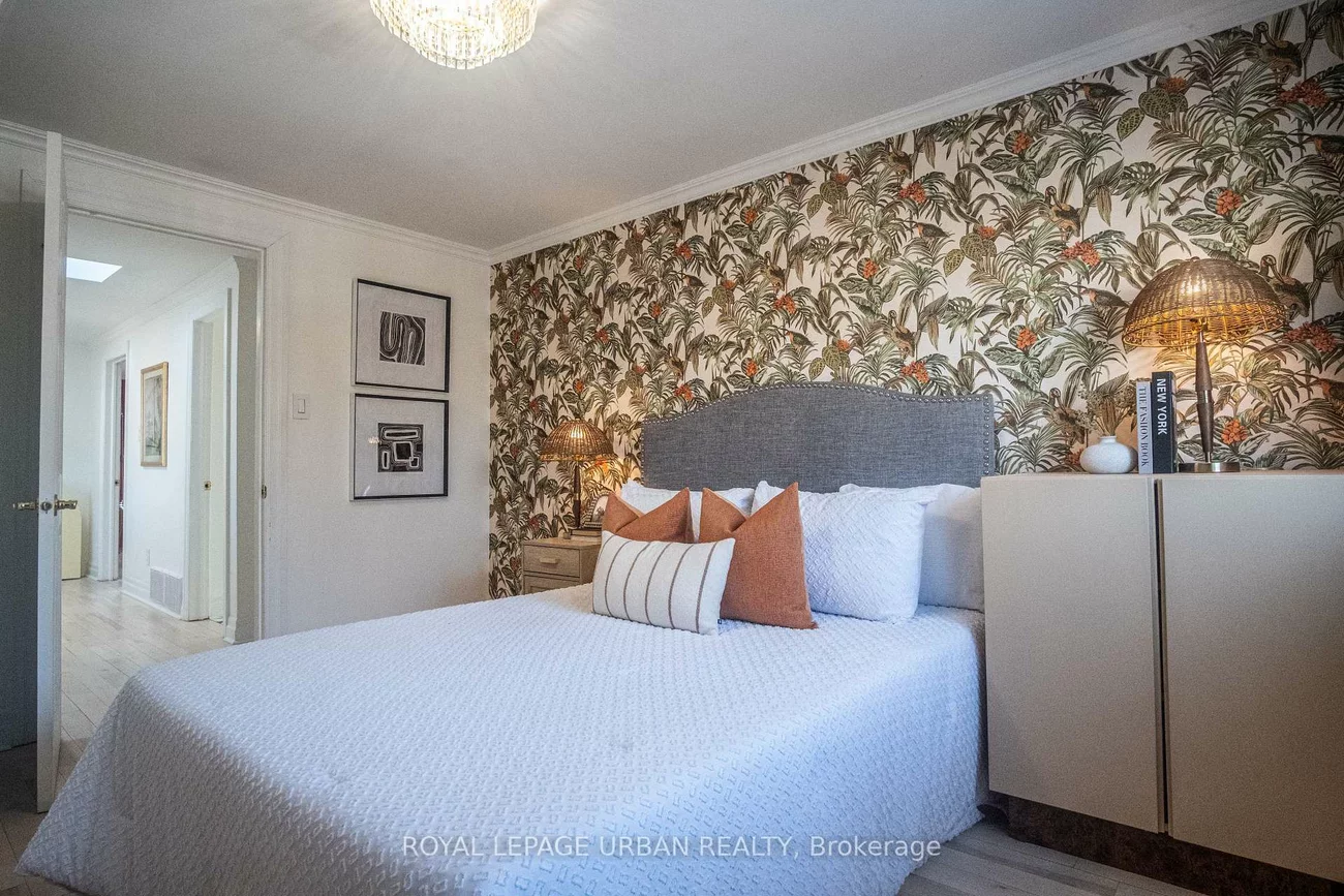 153, Craven, Greenwood-Coxwell, Toronto