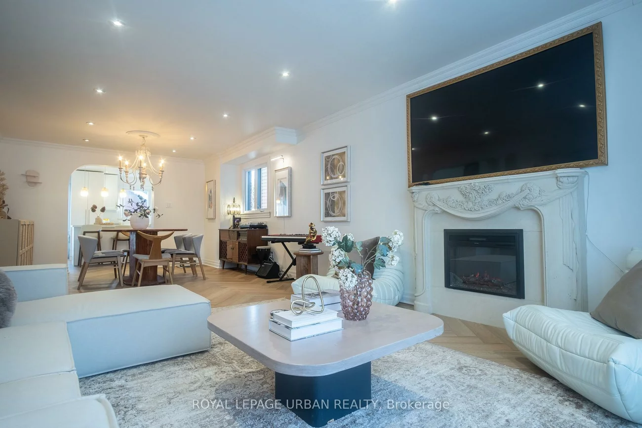 153, Craven, Greenwood-Coxwell, Toronto