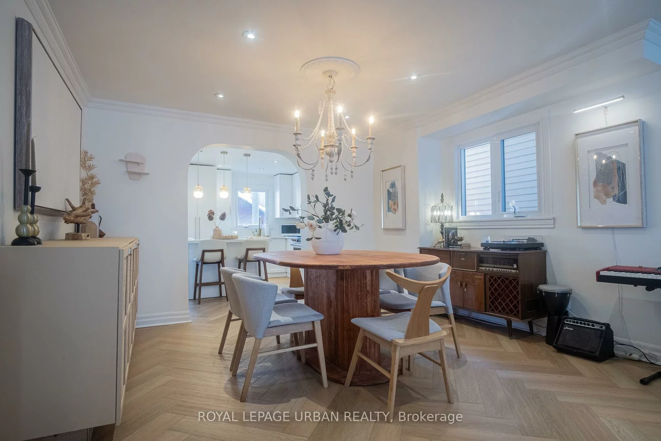 153, Craven, Greenwood-Coxwell, Toronto