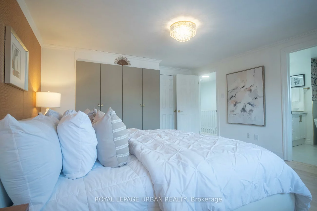 153, Craven, Greenwood-Coxwell, Toronto