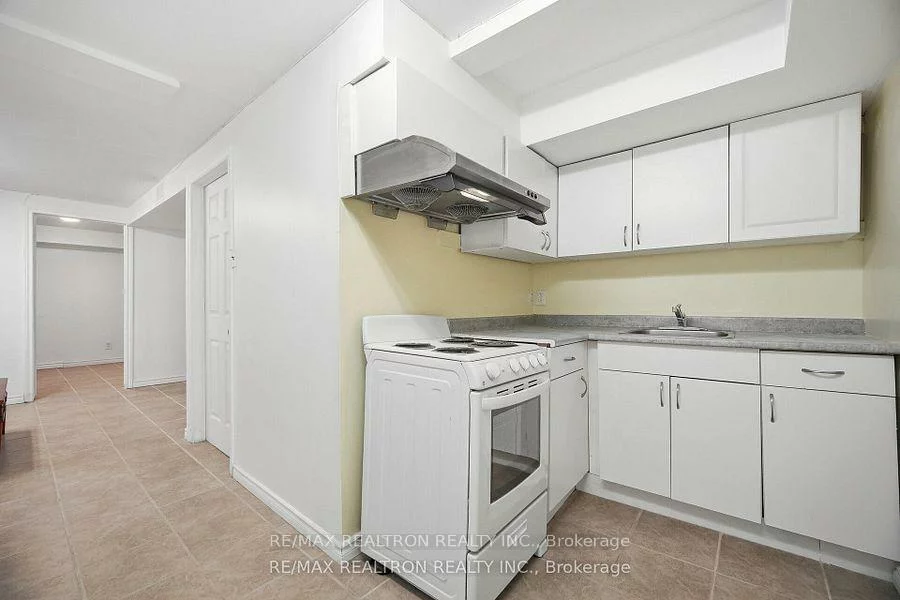 14, Mansewood, West Hill, Toronto