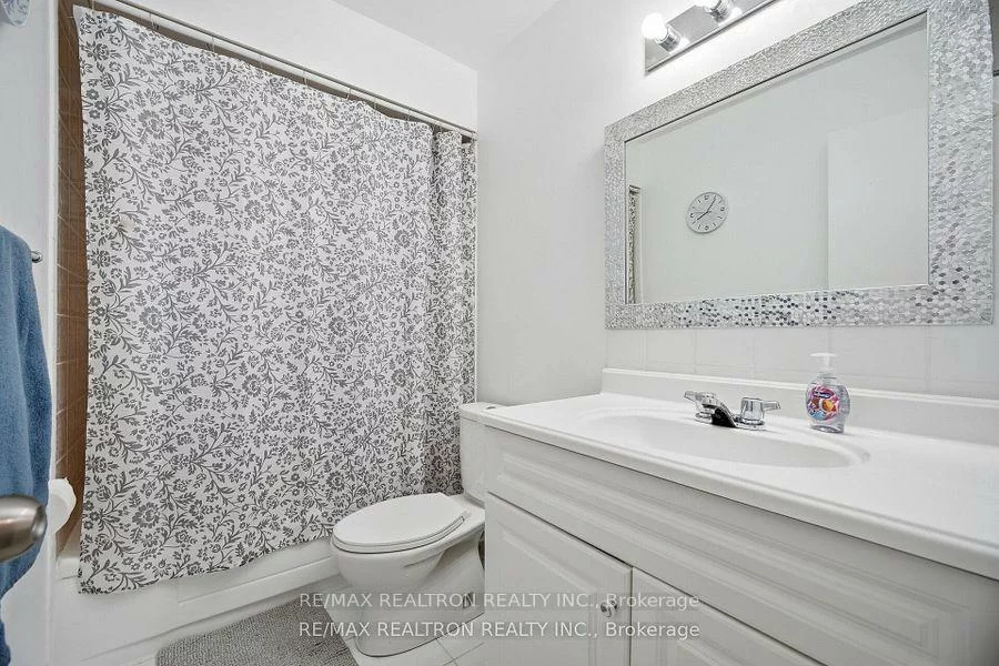 14, Mansewood, West Hill, Toronto