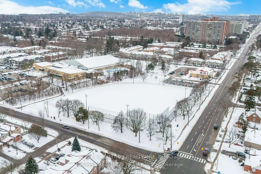 14, Mansewood, West Hill, Toronto