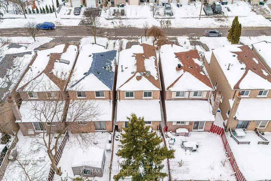 14, Mansewood, West Hill, Toronto