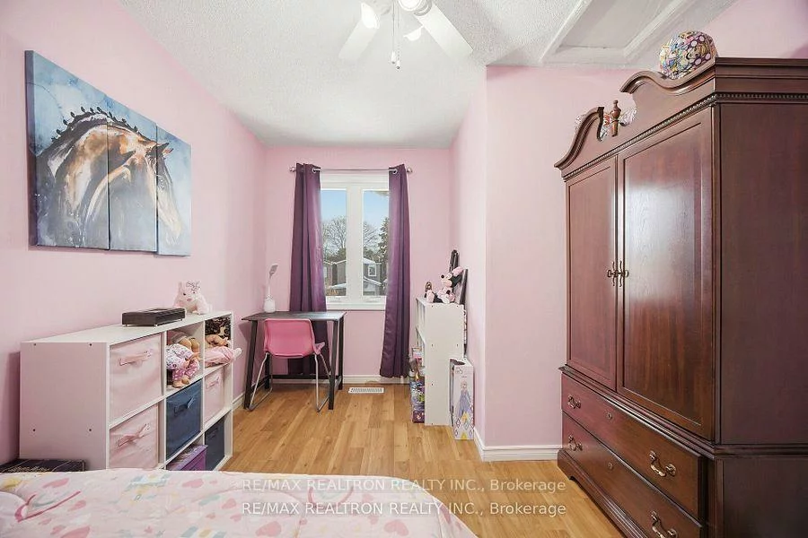 14, Mansewood, West Hill, Toronto