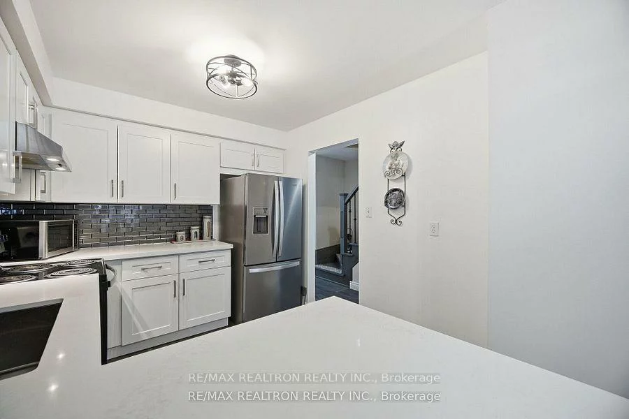 14, Mansewood, West Hill, Toronto