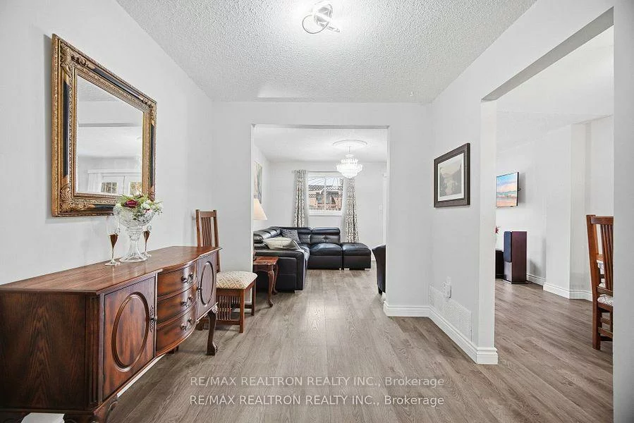 14, Mansewood, West Hill, Toronto